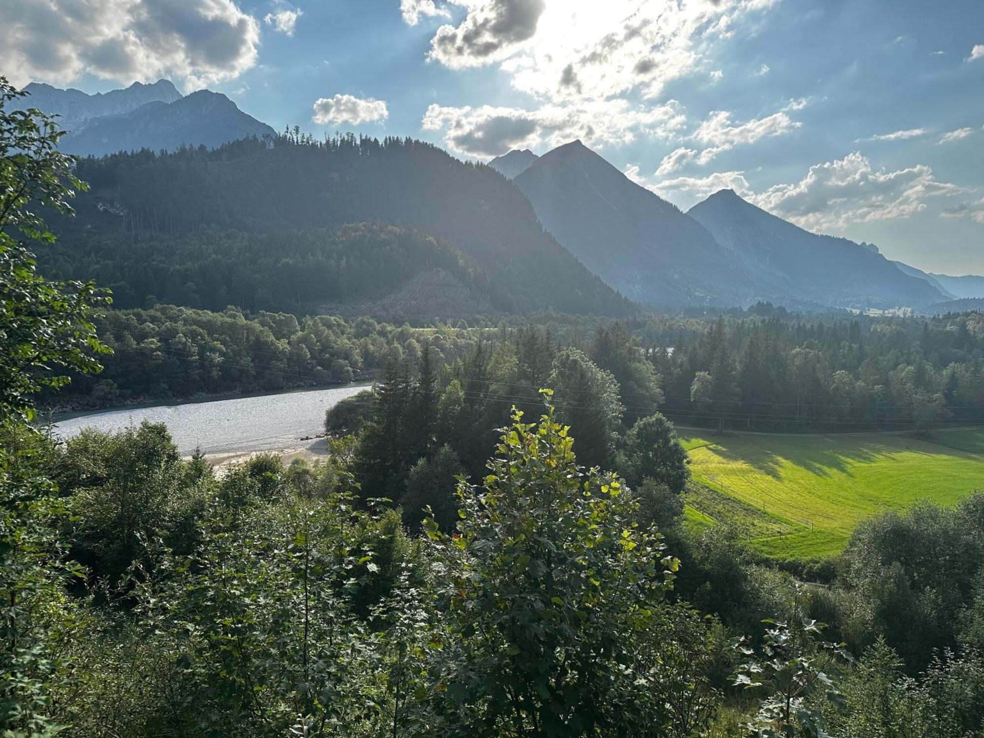 Alpenmotel Saeuling Pinswang Buitenkant foto