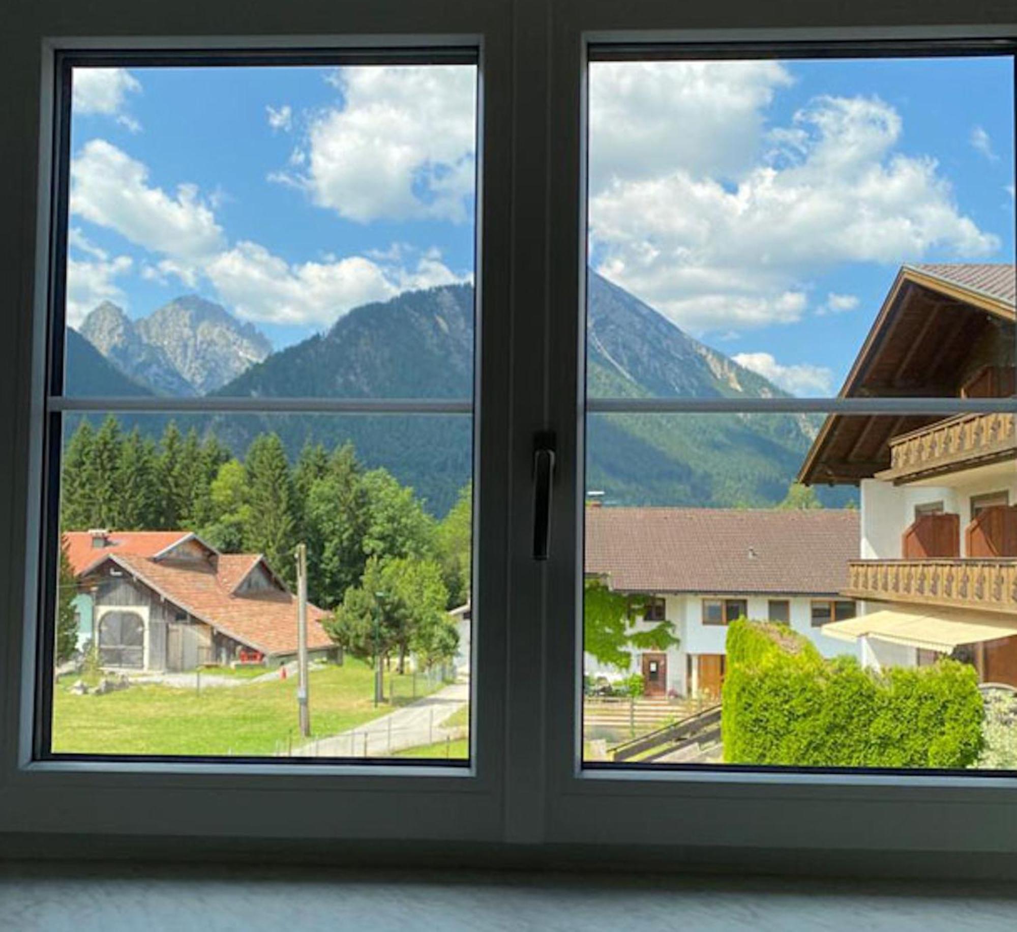 Alpenmotel Saeuling Pinswang Buitenkant foto