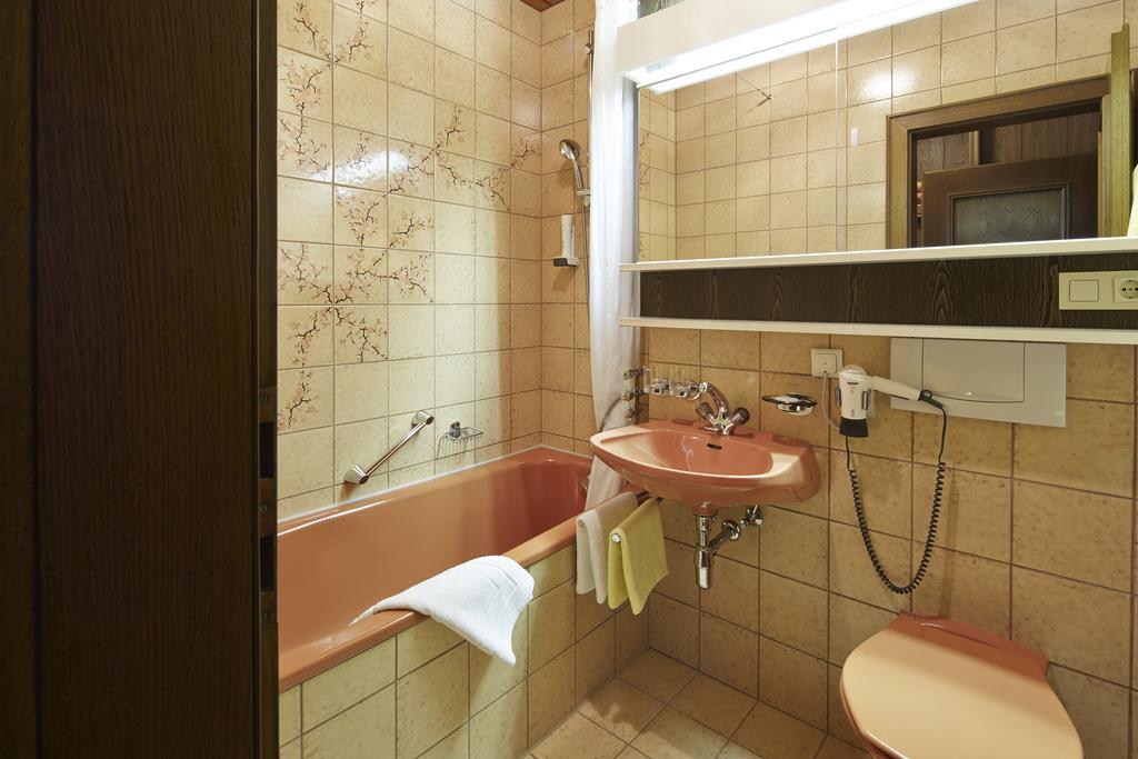 Alpenmotel Saeuling Pinswang Kamer foto