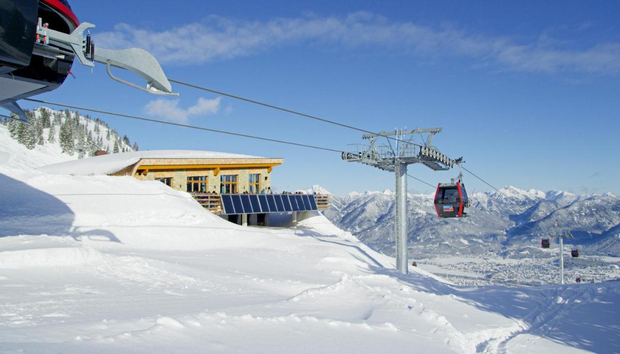 Alpenmotel Saeuling Pinswang Buitenkant foto