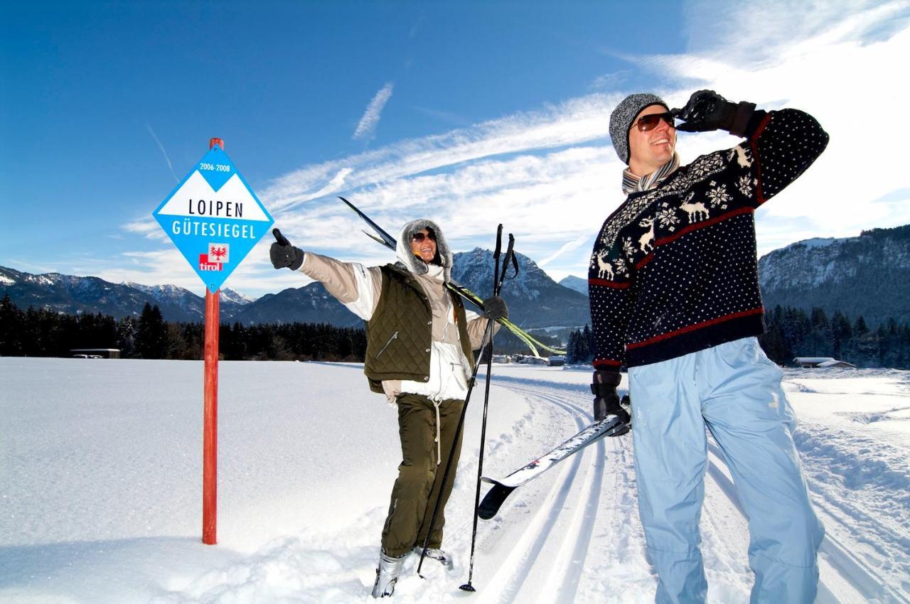 Alpenmotel Saeuling Pinswang Buitenkant foto